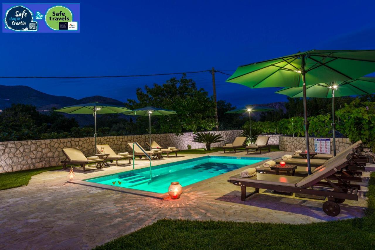 Vila Vergatum-Privacy,Gym,Billiards,Table Tennis Donji Brgat Exterior photo