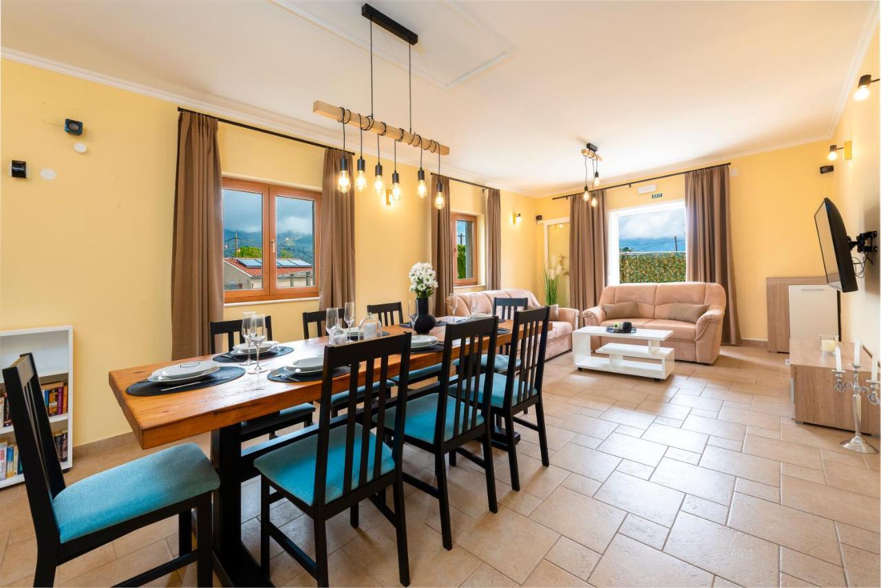 Vila Vergatum-Privacy,Gym,Billiards,Table Tennis Donji Brgat Exterior photo